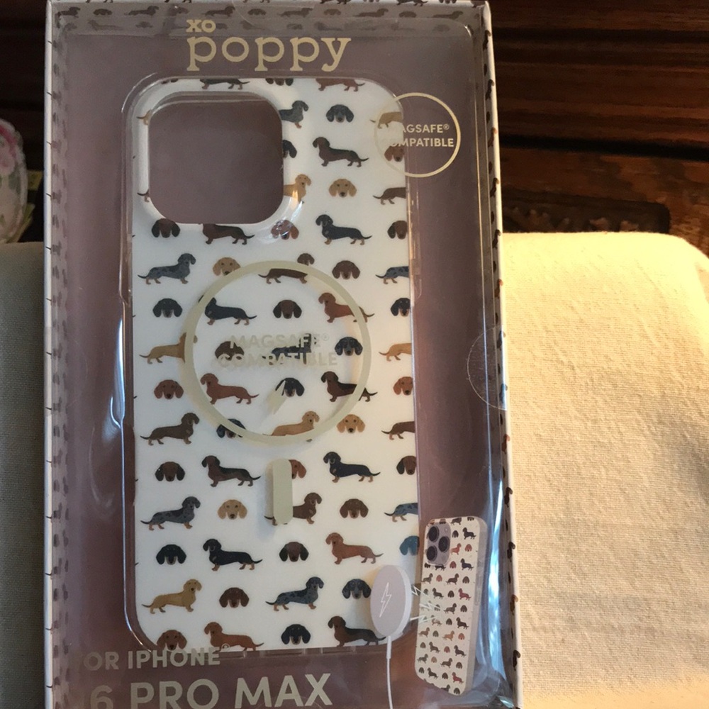 NIB * iPhone 16 Pro Max Case - With mini Dachshunds on it.